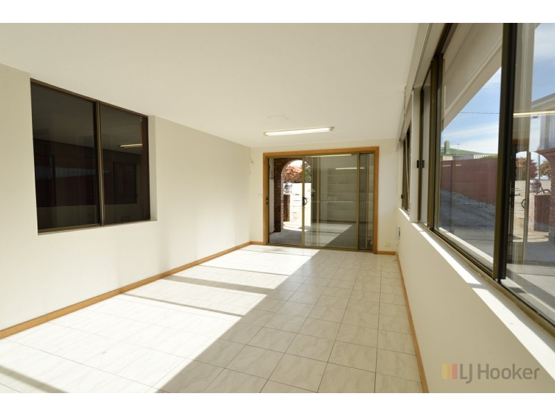 54 Crandon Crescent, Newnham TAS 7248