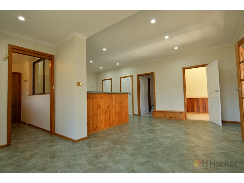 54 Crandon Crescent, Newnham TAS 7248