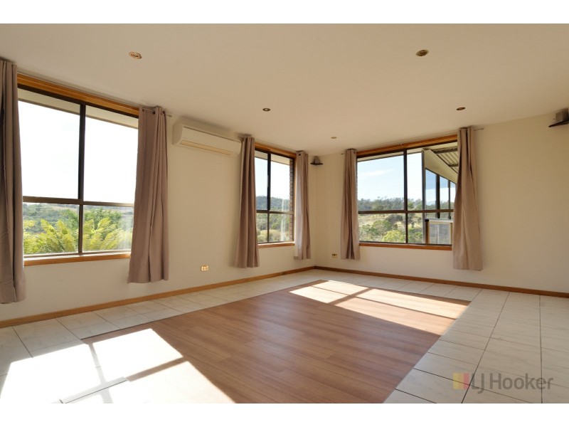 54 Crandon Crescent, Newnham TAS 7248