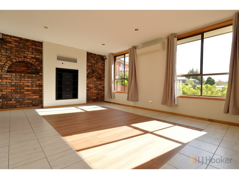 54 Crandon Crescent, Newnham TAS 7248