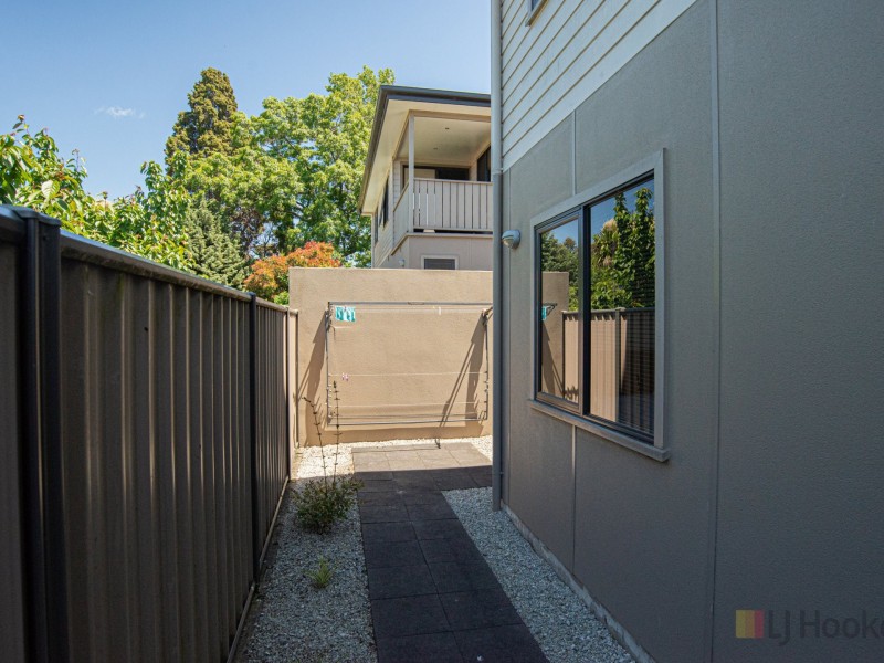 2/39 Button Street, Mowbray TAS 7248