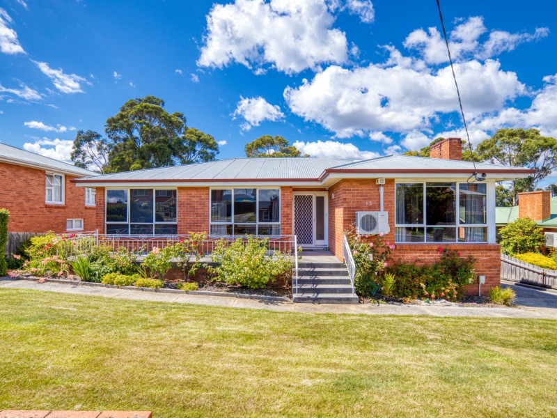 15 Ronneby Road, Newnham TAS 7248