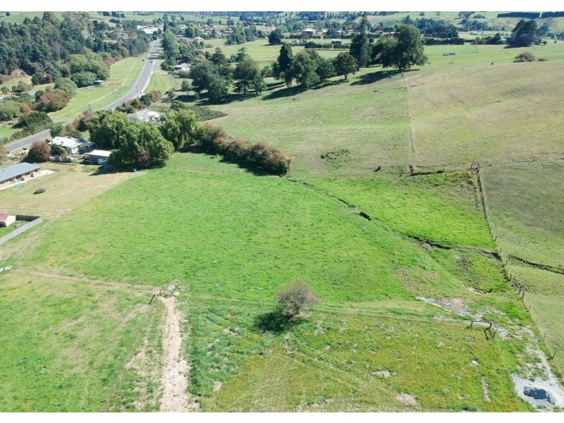19 Mountain Road, Lilydale TAS 7268