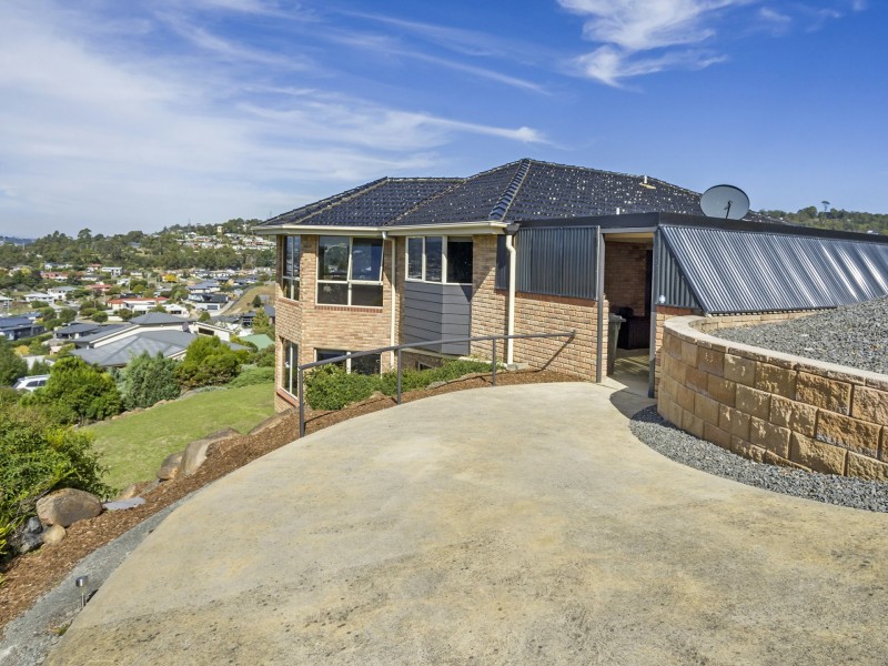 4 Tennyson Drive, Riverside TAS 7250