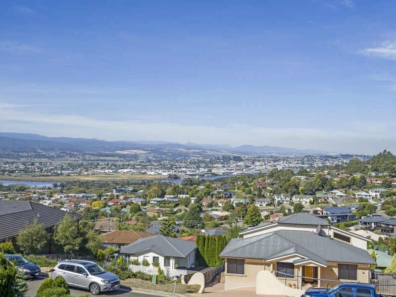 4 Tennyson Drive, Riverside TAS 7250