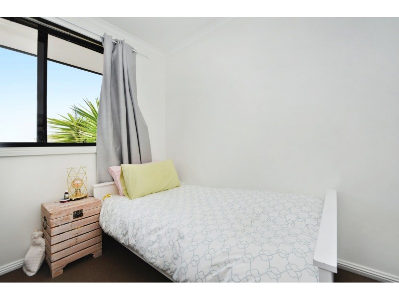 10 Dafnis Drive, Newnham TAS 7248