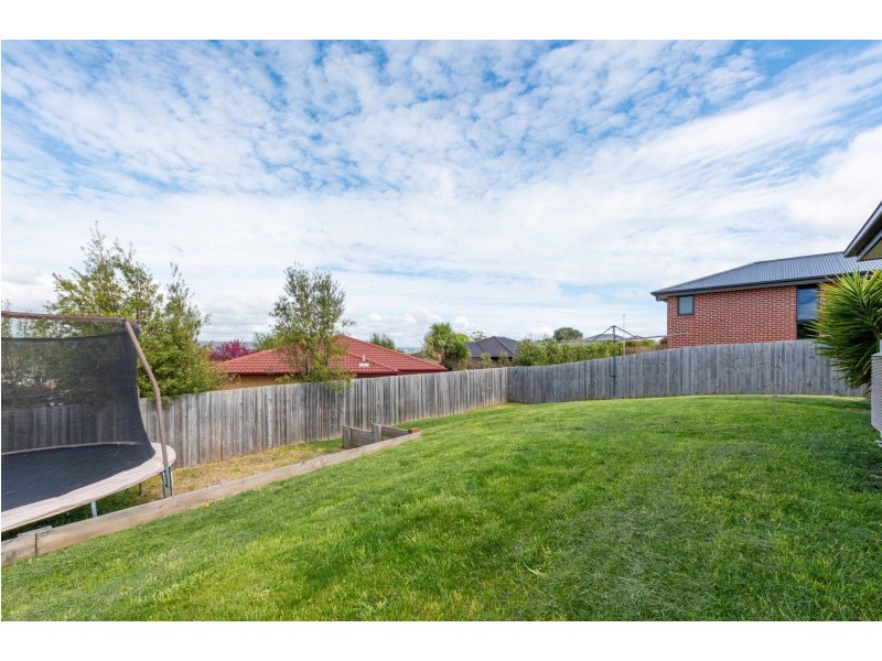 10 Dafnis Drive, Newnham TAS 7248