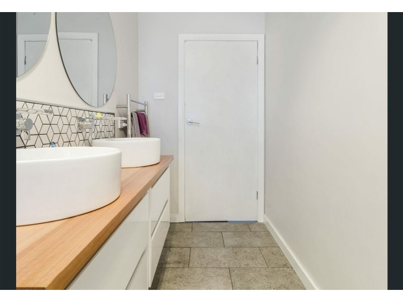 26 Ronneby Road, Newnham TAS 7248