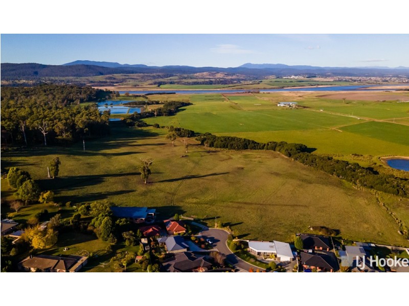 Unit 2/15 Lovely Banks Court, Legana TAS 7277