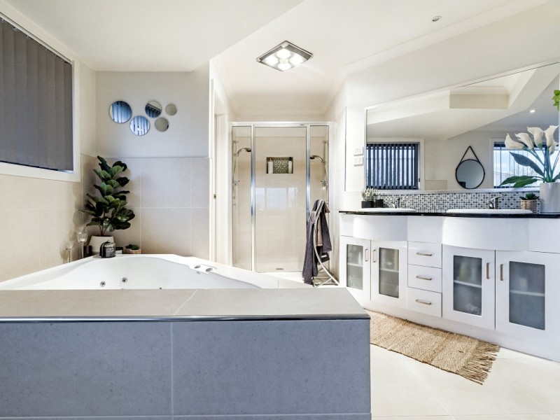 13 Carillion Court, Newnham TAS 7248