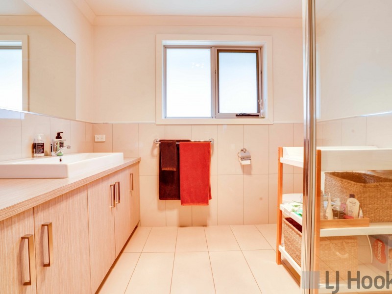 5 Olus Place, Newnham TAS 7248