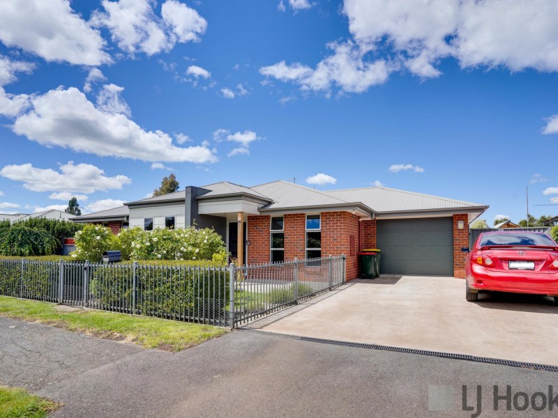 Unit 2/77a William Street, Westbury TAS 7303