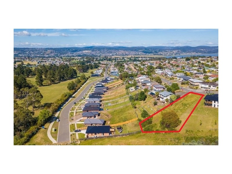 44 Crandon Crescent, Newnham TAS 7248