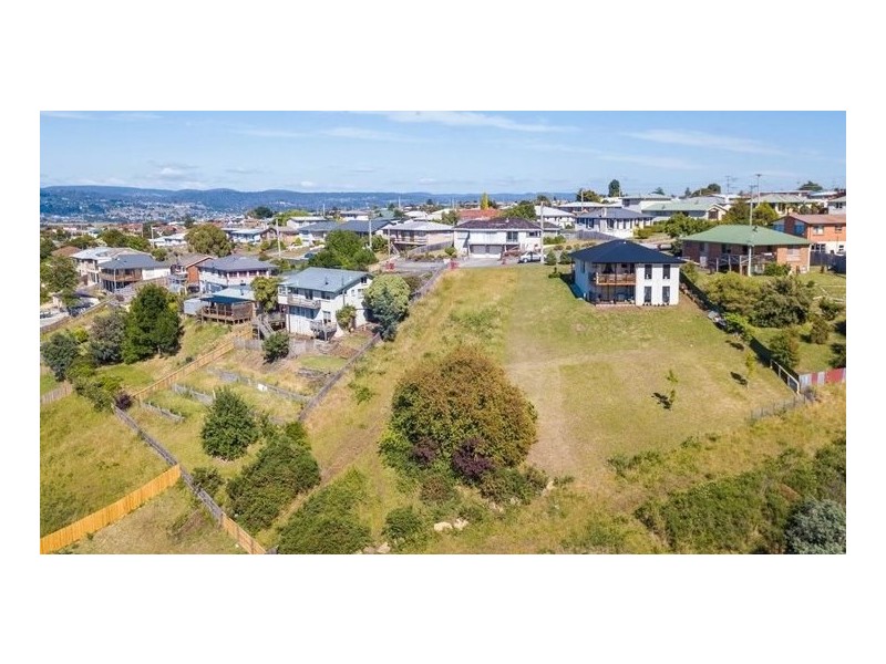 44 Crandon Crescent, Newnham TAS 7248