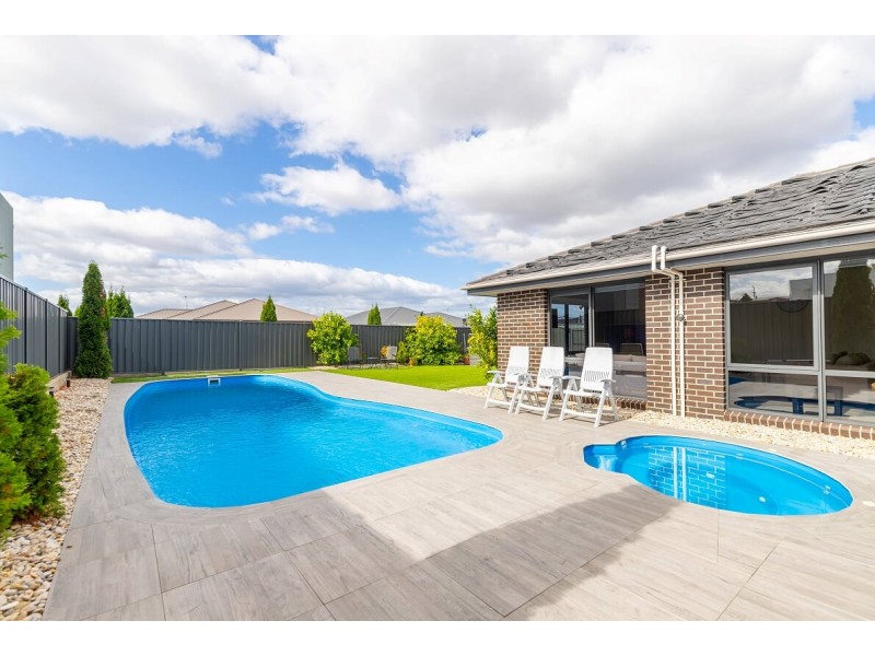 15 Legges Crescent, Prospect TAS 7250