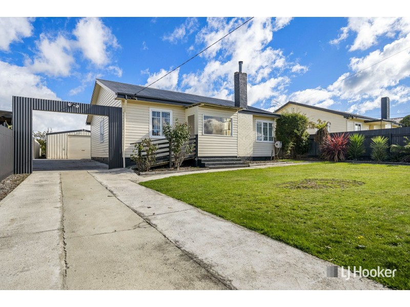 8 Sturt Crescent, Mayfield TAS 7248