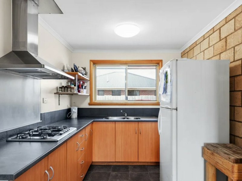 Room 3/3/14 Plumer Street, Mowbray TAS 7248