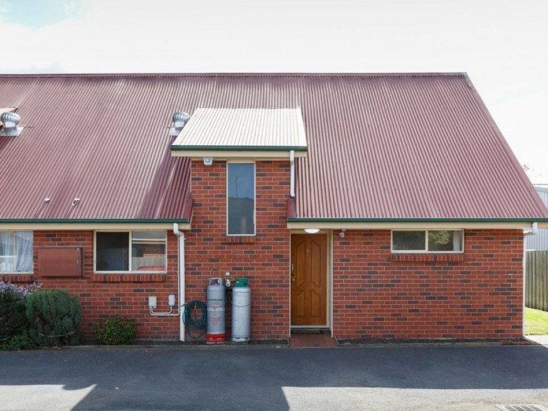 Room 5/3/14 Plumer Street, Mowbray TAS 7248