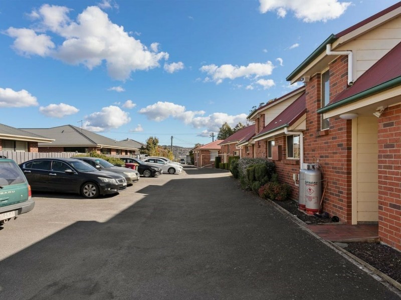 Room 5/3/14 Plumer Street, Mowbray TAS 7248