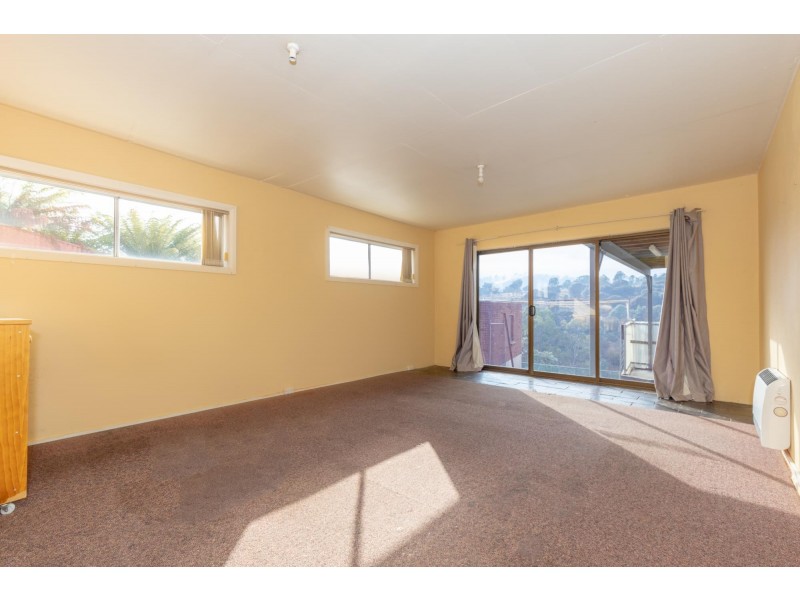 1/54 Crandon Crescent, Newnham TAS 7248
