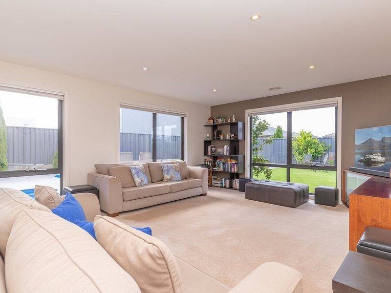 15 Legges Crescent, Prospect TAS 7250