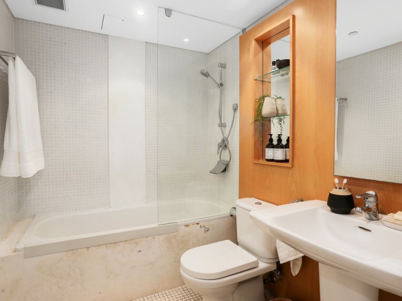 1704/30 Glen Street, Milsons Point NSW 2061