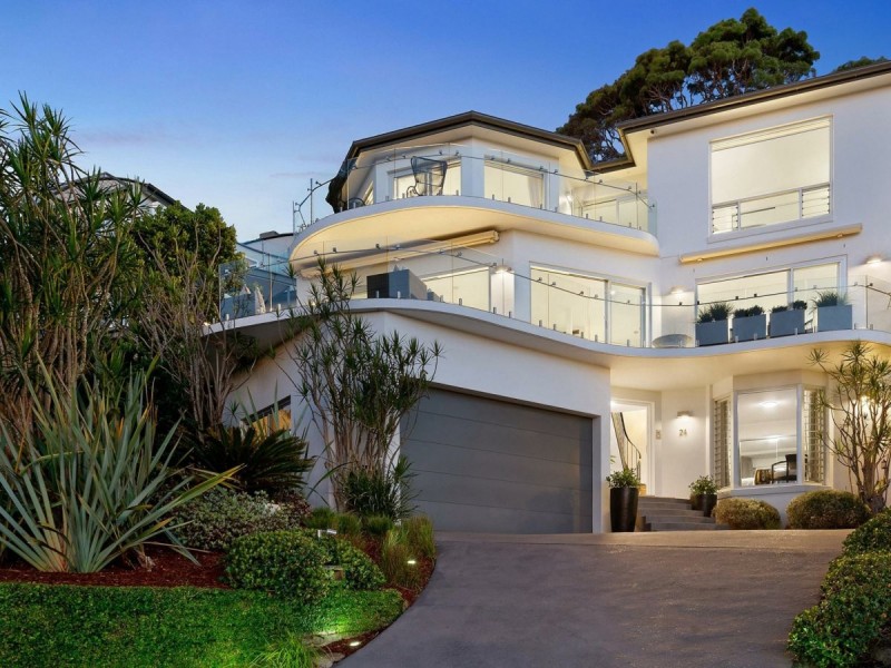 24 Peronne Avenue, Clontarf NSW 2093