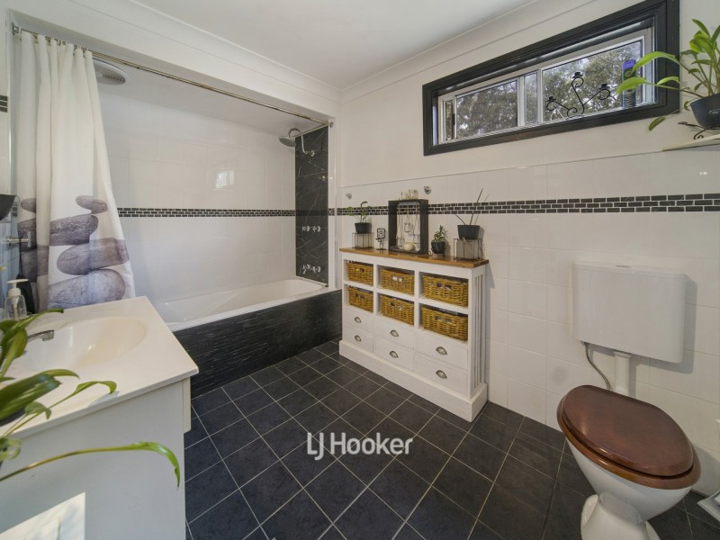 825b Sussex Inlet Road, Sussex Inlet NSW 2540