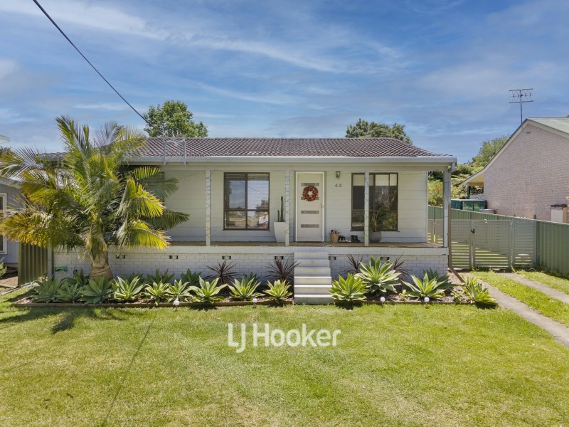 42 Tasman Road, St Georges Basin NSW 2540