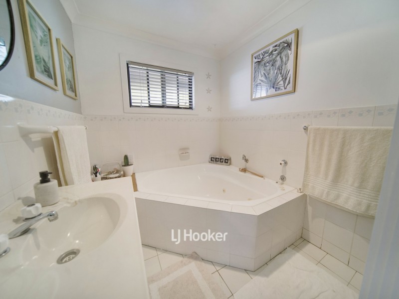 42 Tasman Road, St Georges Basin NSW 2540