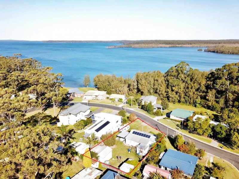 19 Watersedge Avenue, Basin View NSW 2540