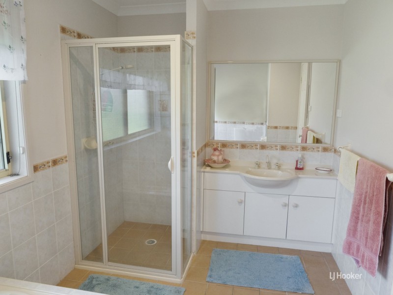 242 Greville Avenue, Sanctuary Point NSW 2540