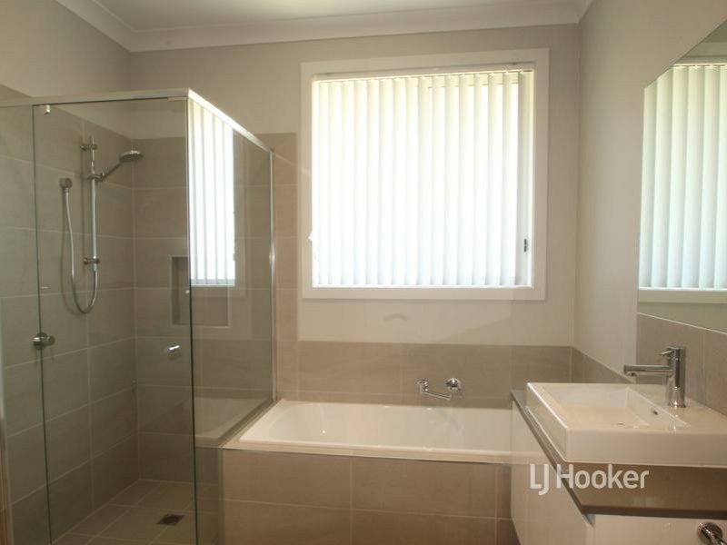 2/56 Bowerbird Street, South Nowra NSW 2541