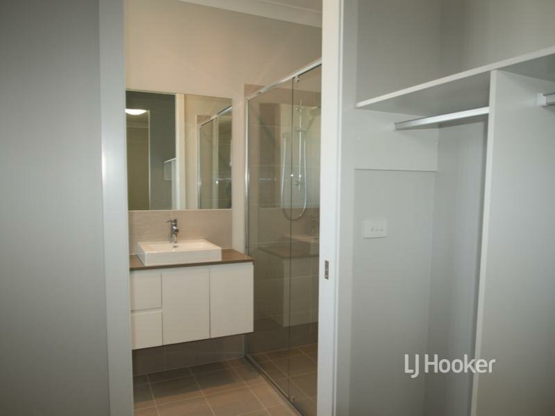 2/56 Bowerbird Street, South Nowra NSW 2541