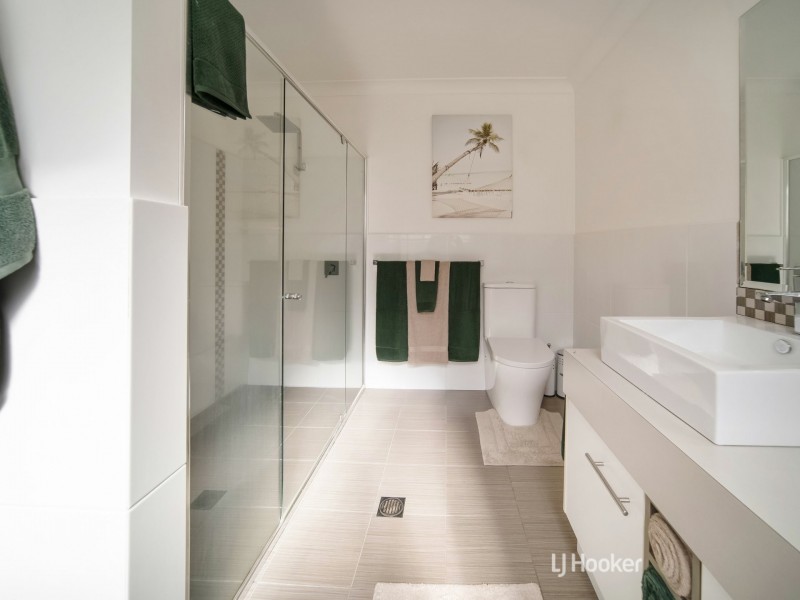 54 Emerald Drive, Meroo Meadow NSW 2540