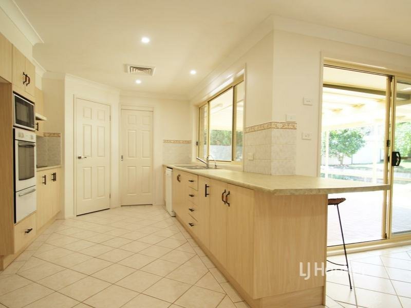 4 Claylands Drive, St Georges Basin NSW 2540