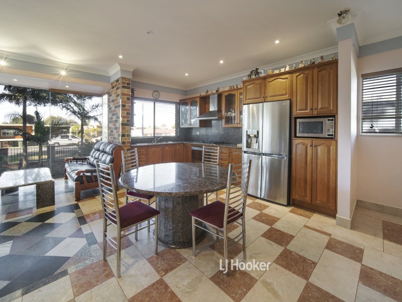 17 Elizabeth Drive, Vincentia NSW 2540