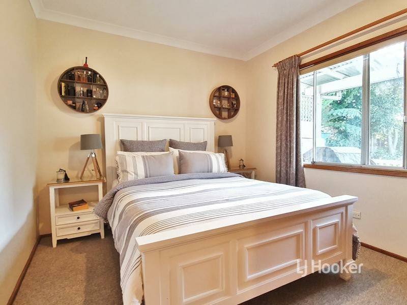 11 McGowen Street, Old Erowal Bay NSW 2540