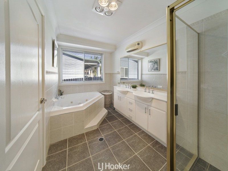 17 McGowen Street, Old Erowal Bay NSW 2540