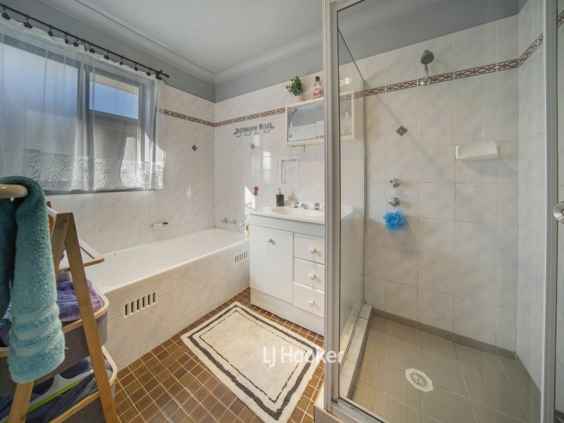 15 June Ave, Basin View NSW 2540