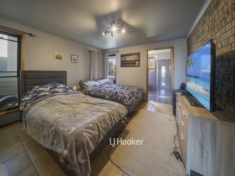 15 June Ave, Basin View NSW 2540