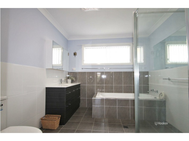 40 Tasman Road, St Georges Basin NSW 2540