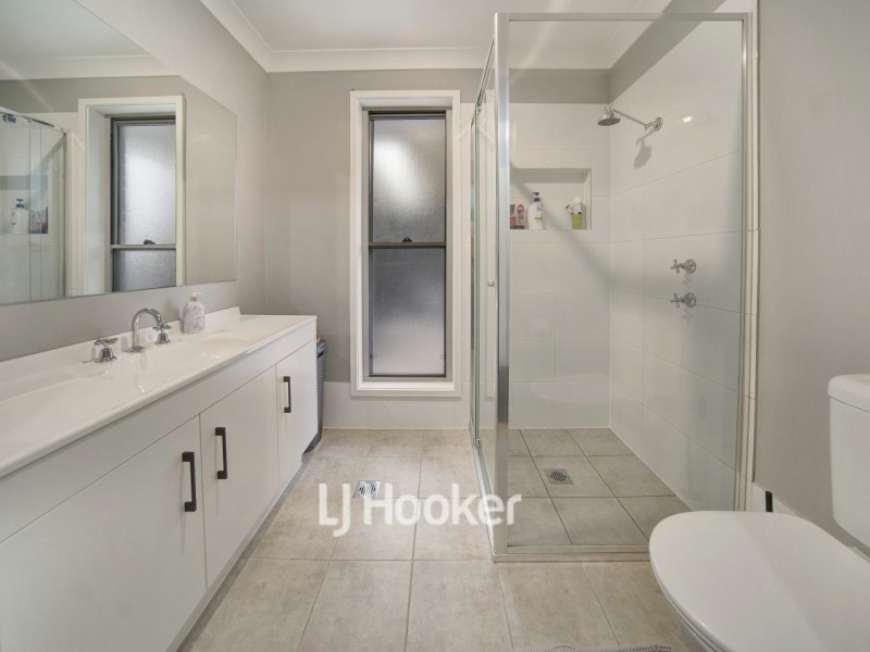 44 Peacehaven Way, Sussex Inlet NSW 2540