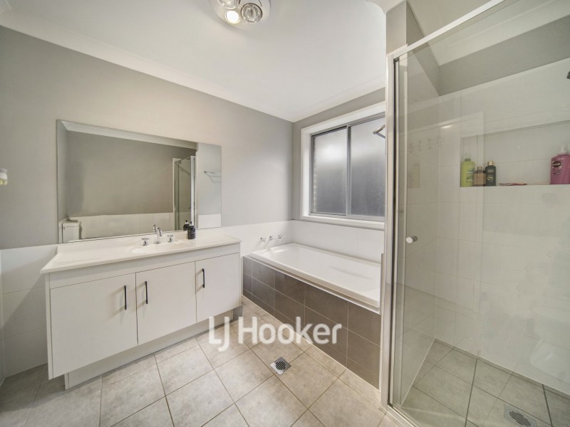 44 Peacehaven Way, Sussex Inlet NSW 2540