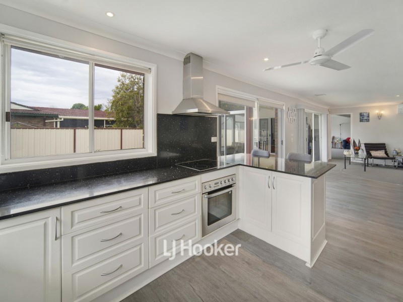 10 Lyrebird Drive, Nowra NSW 2541