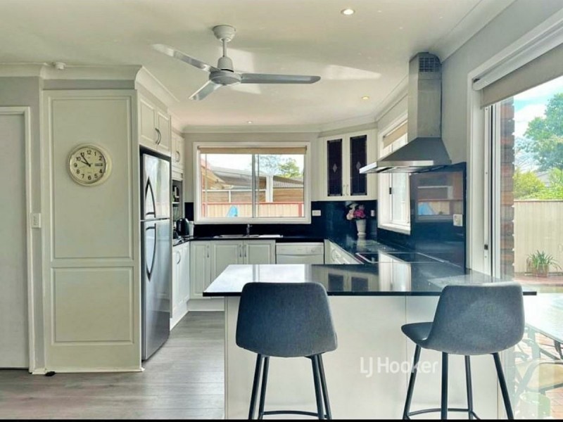 10 Lyrebird Drive, Nowra NSW 2541