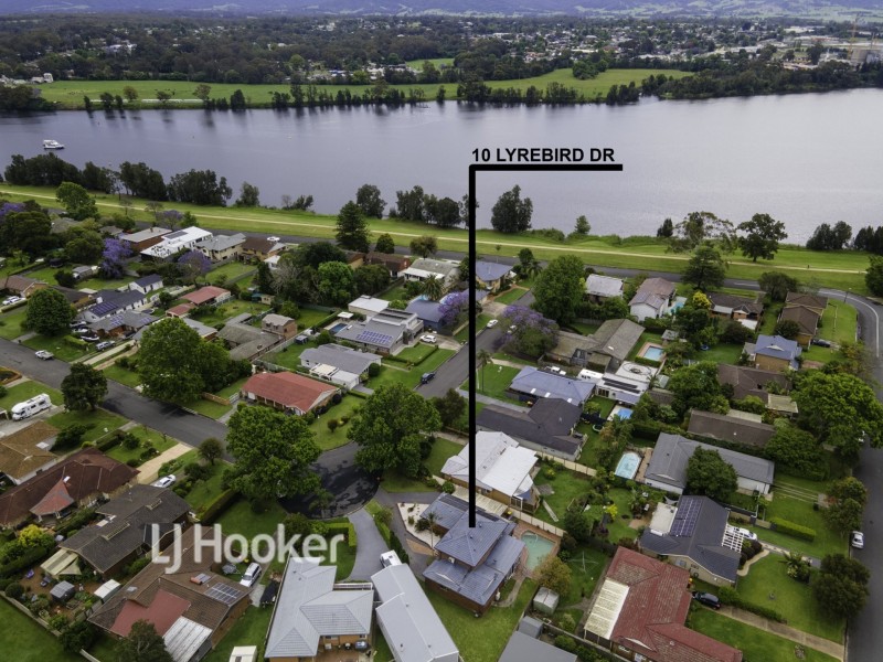 10 Lyrebird Drive, Nowra NSW 2541