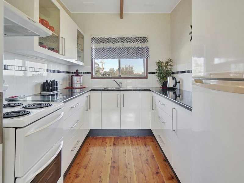 64 St Georges Road, St Georges Basin NSW 2540