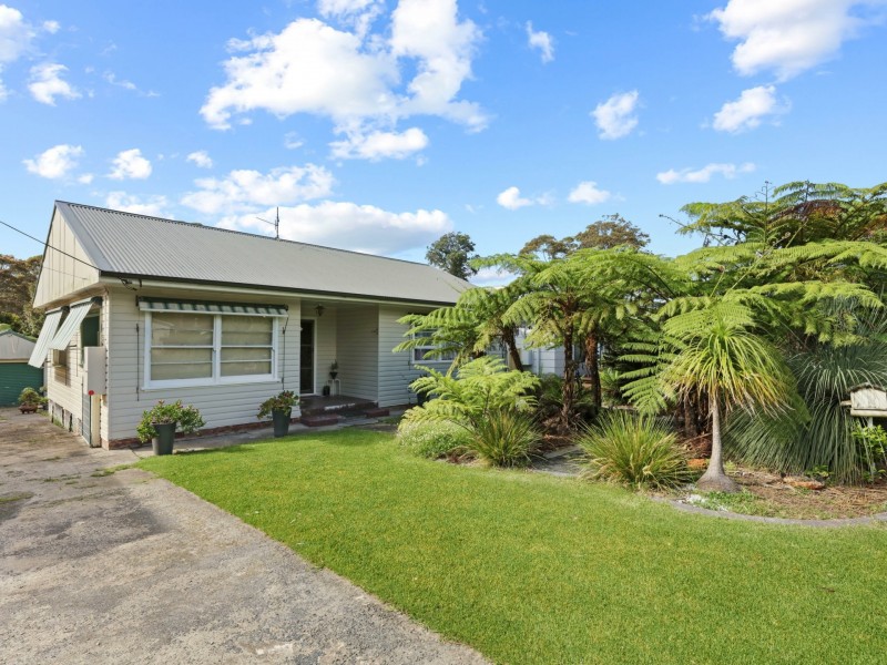 24 Roberts Street, Old Erowal Bay NSW 2540