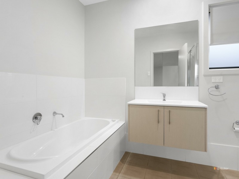 70 Paradise Beach Road, Sanctuary Point NSW 2540